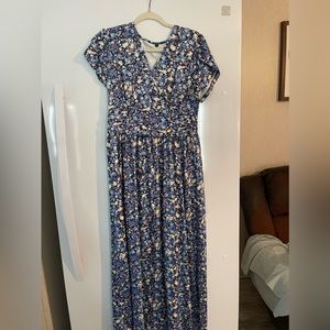 Size Large maternity floral dress